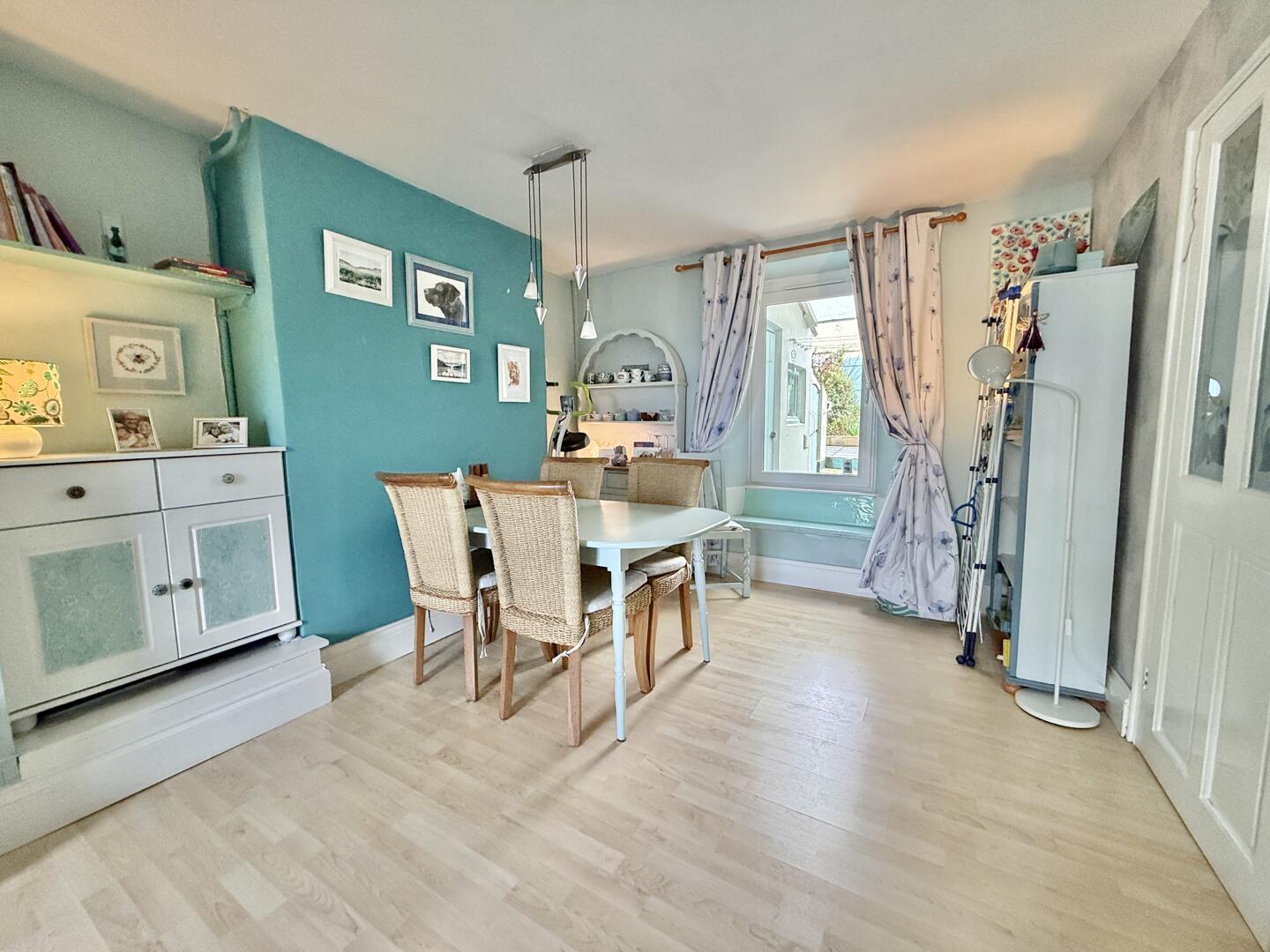 3 bed property in Gladstone Terrace, Redruth